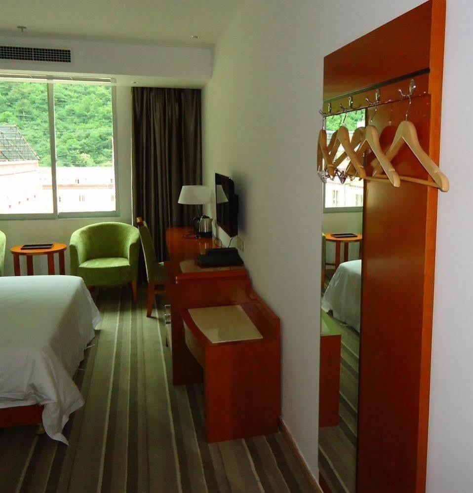5 Yue Hotel Jiuzhaigou Bagian luar foto